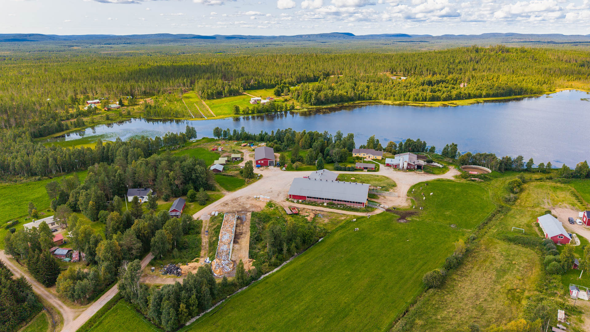 Ilmakuva Järvikummun tilasta ja Ruuhijärvestä